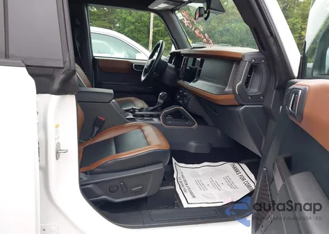 2024 Ford Bronco Outer Banks z USA, uszkodzony, nr VIN 1FMEE8BP6RLA37268